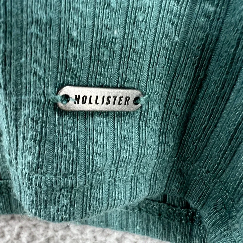 Hollister Women Ribbed Baby Tee Y2K Crop Top M Clean Girl Minimalist 90s Revival